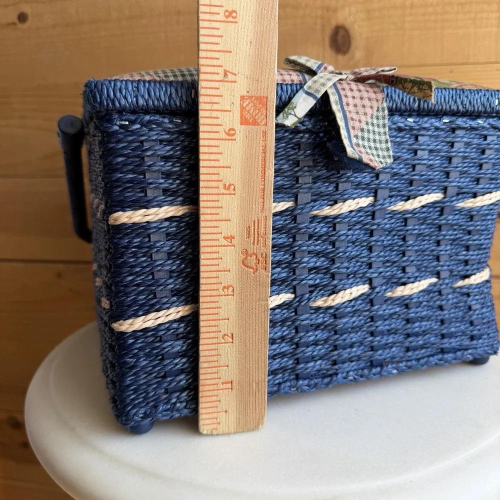 Vtg‎ Woven Sewing Basket Wicker Americana *Flaws* Cottagecore Farmhouse Blue USA